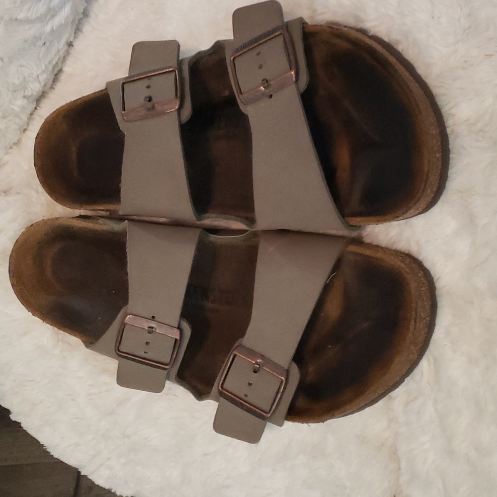 Sandles